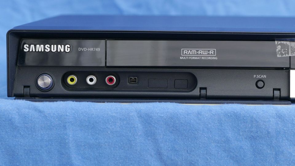 Samsung DVD-HR749