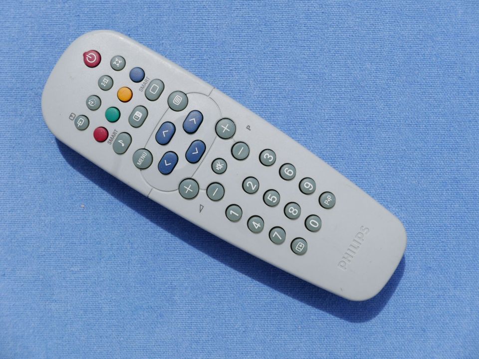 Fernbedienung Philips RC19335023/01H (3139 238 09892) Fernbedienung Philips RC19335023/01H (3139 238 09892)