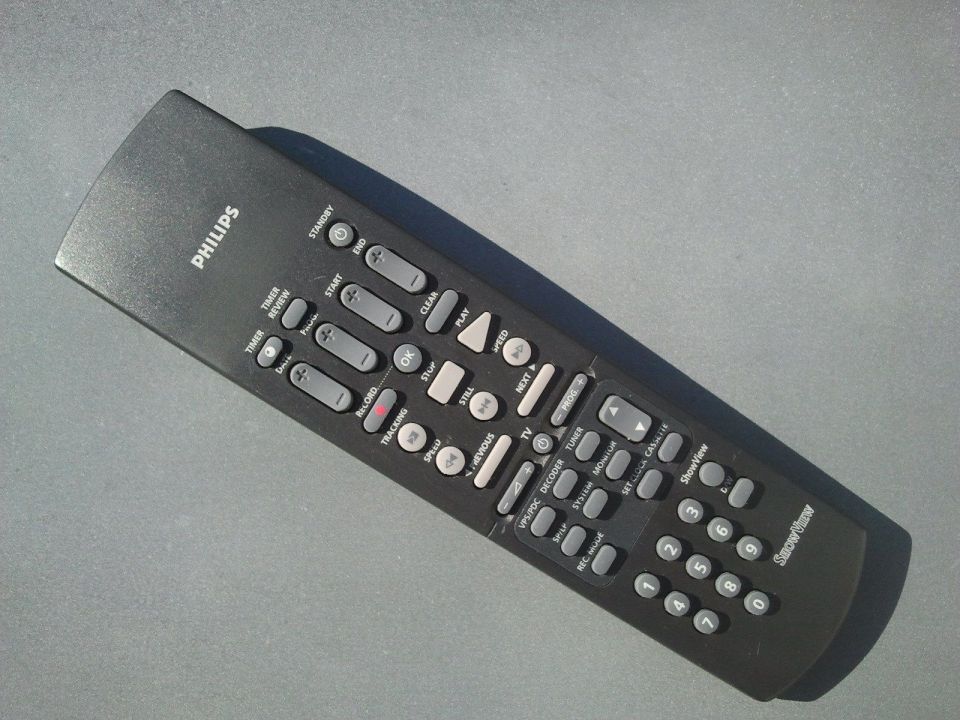 Fernbedienung Philips RT 750/114 (8622 667 50114) Fernbedienung Philips RT 750/114 (8622 667 50114)
